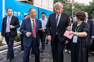 国际地热协会主席考察万江项目